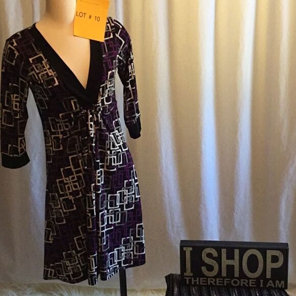V neck pull on dress with front tie in size large - Picture 1 of 8